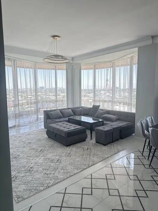 Modern Stroy Продается 2 комнатная квартира ремонт ул.Уста Ширин