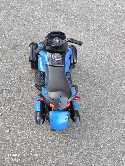 Vând motocicleta electrica