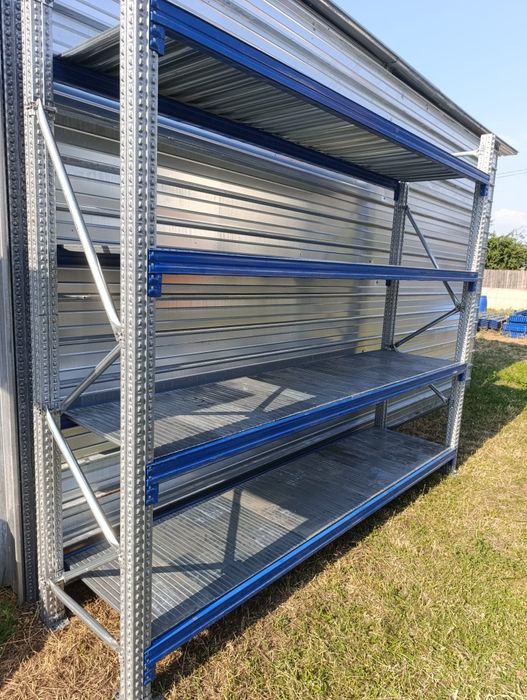 Rafturi metalice pentru depozitare