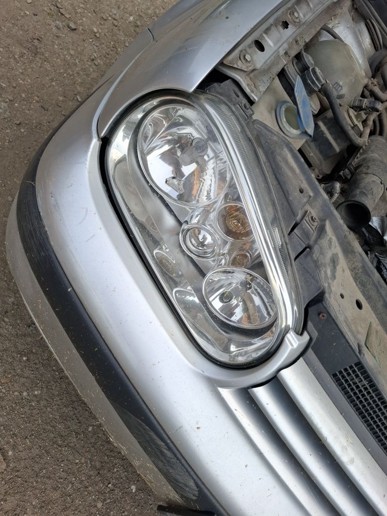 Vand bara fata vw golf 4 an 2003 bună fără probleme