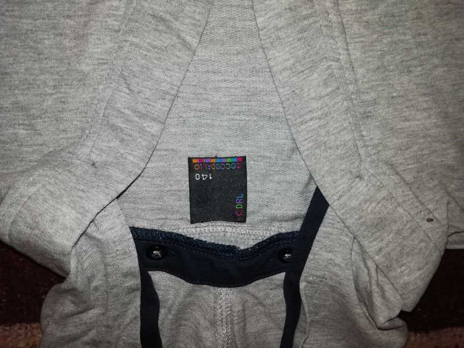 Pantaloni noi de trening, bluză trening, hanorac și tricou bonus