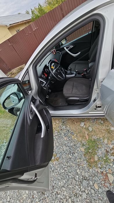 Opel Astra J 2013 1.6benzina+gaz