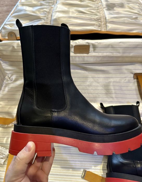 Cizme L’ESTROSA / Prada / Gucci / Dior / Versace / Burberry / Cartier