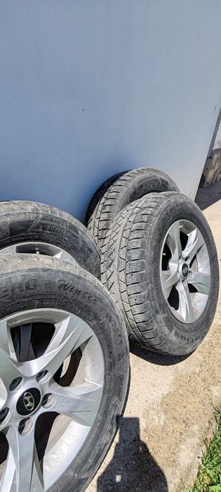 Продавам зимни гуми с джанти