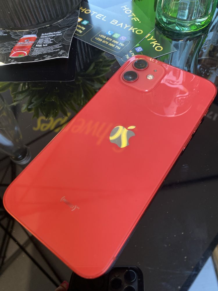 iphone 12 червен