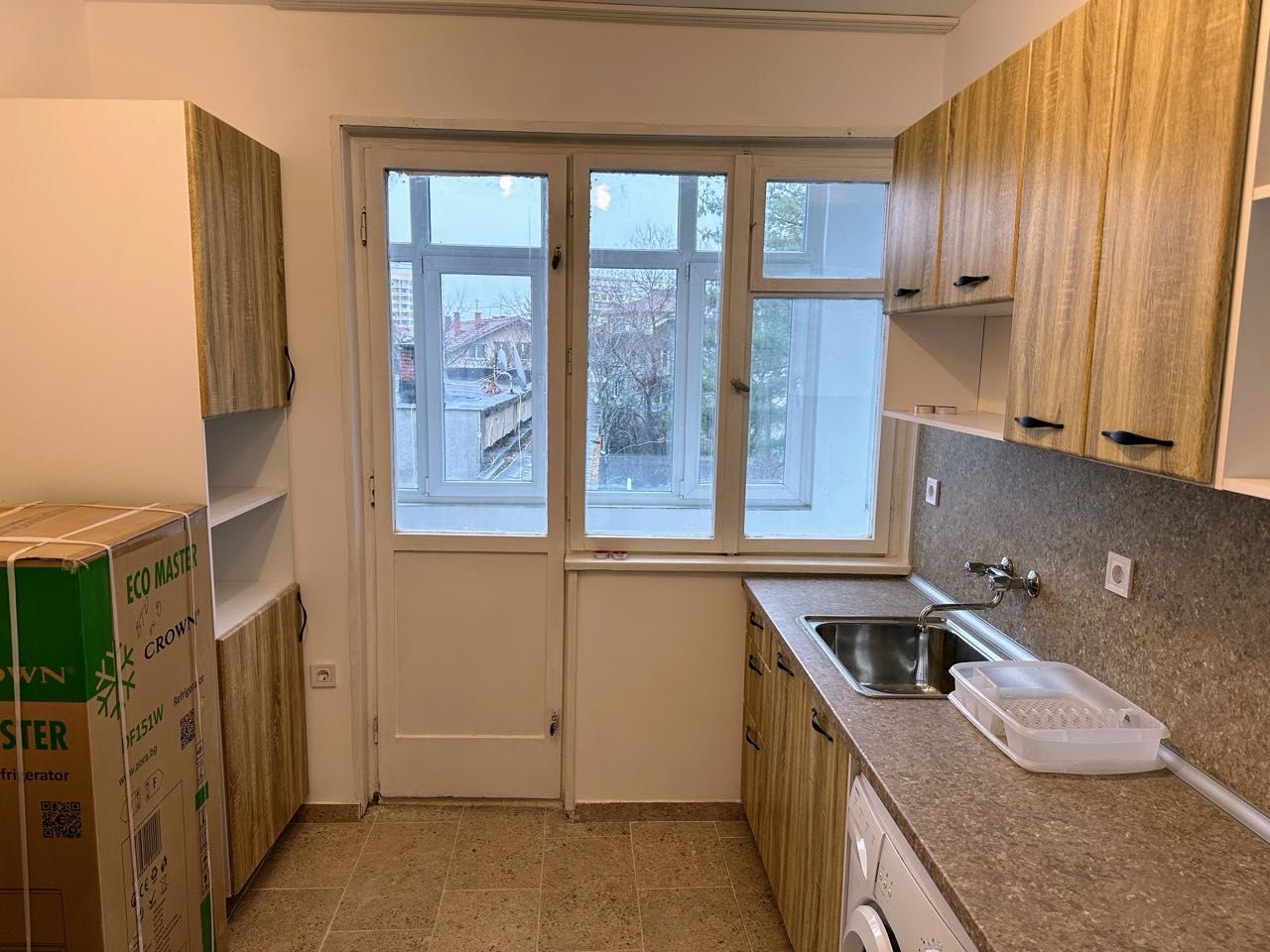 Дава се под наем Двустаен апартамент в София, Изток - 55 кв.м за 561 € - Снимка #2
