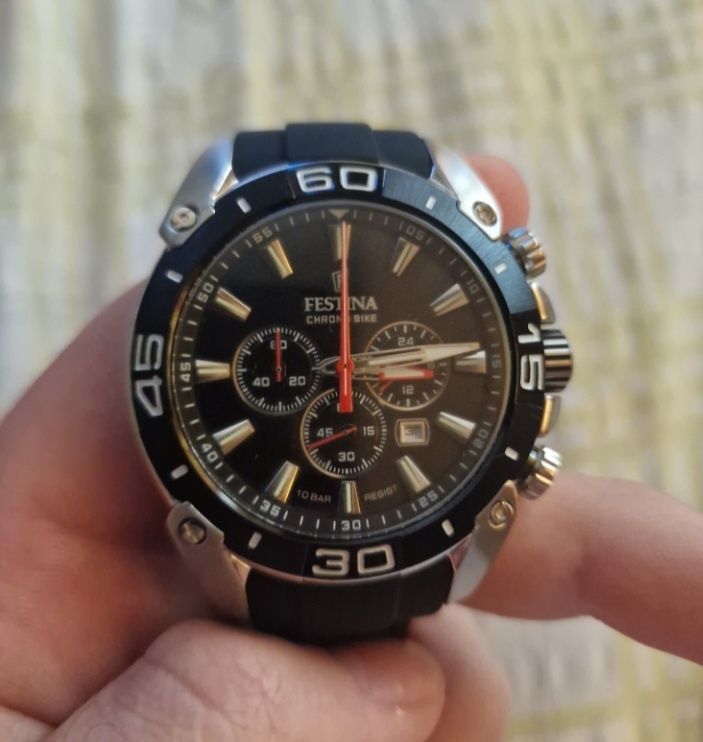 Часовник Festina