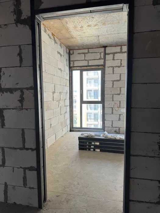 3-к. квартира 115 м², коробка, Mirabad Avenue, Госпиталка, 1 линия!`