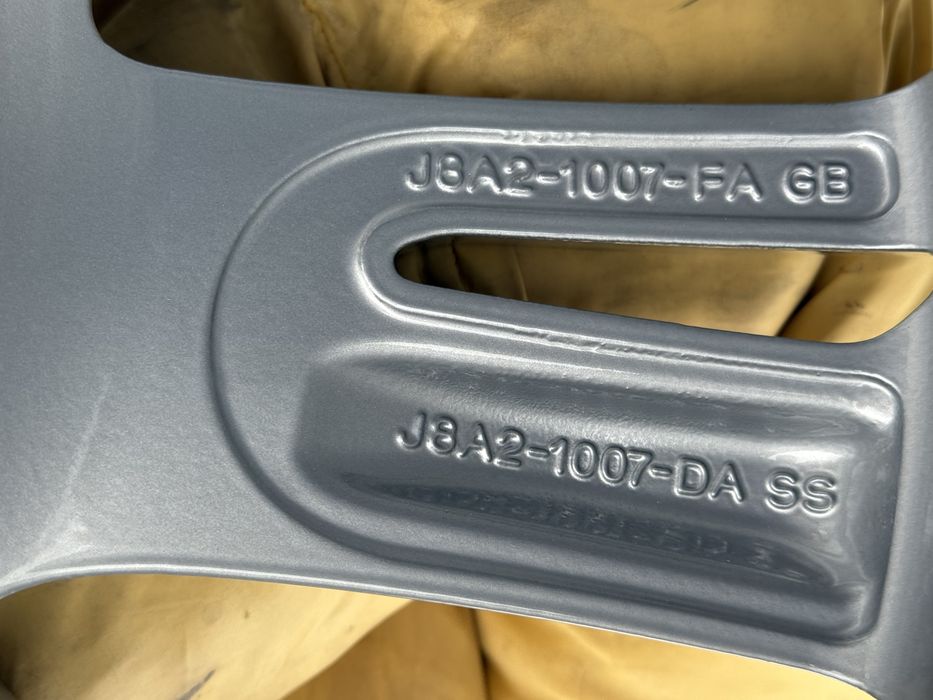 Set jante aliaj R20 originale Range Rover Velar J8A2-1007-FA