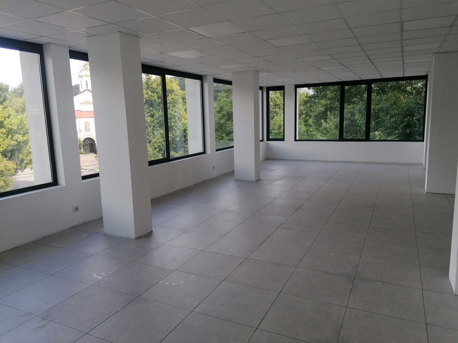 Дава се под наем Магазин в Дупница - 200 кв.м за 1030 € - Снимка #4