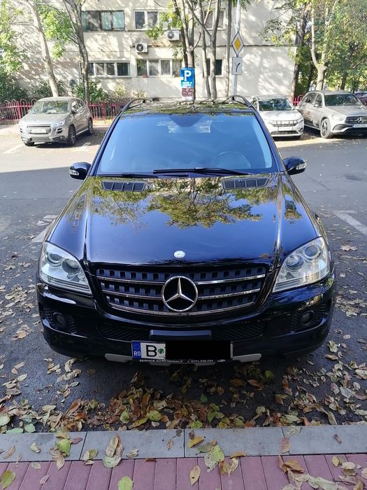 Mercedes-Benz ML 350 4MATIC – V6 Benzină, Automat, Trapa panoramică