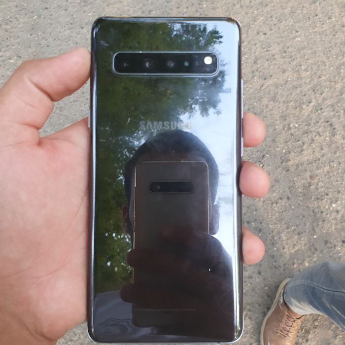 Samsung 10+ 5G   samsung