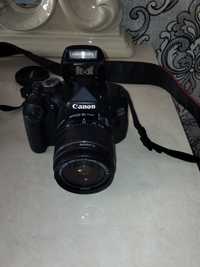Canon  EOS  600D