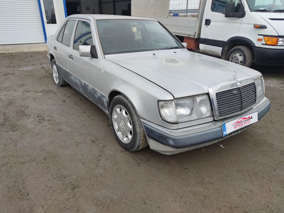 Мерцедес 124 Е200 /Mercedes-Benz 124 E200 на части