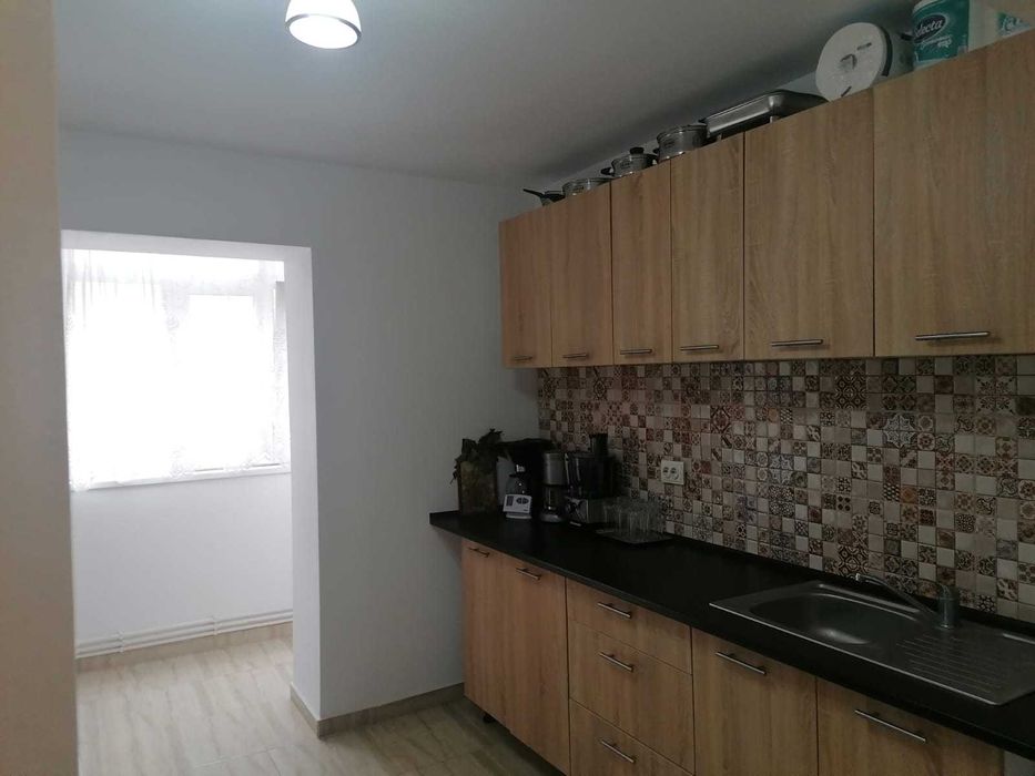 Apartament 3 camere, Decomandat ,Micro 4 ,Etaj 2