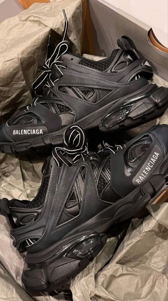 Balenciaga track