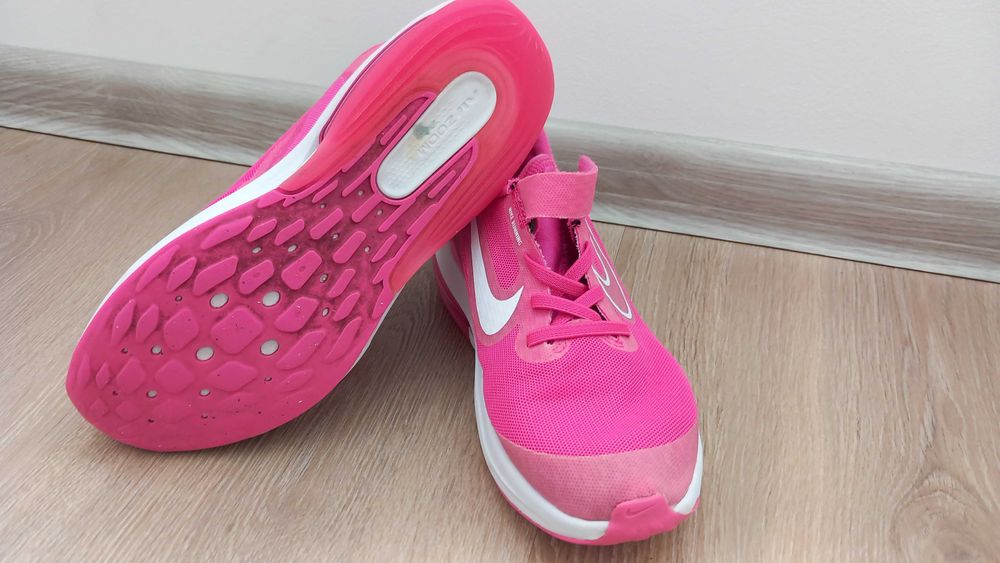 Маратонки NIKE и APG