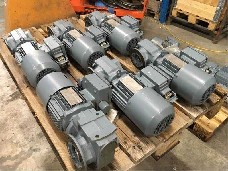 Motor electric cu reductie SEW Eurodrive SAF37