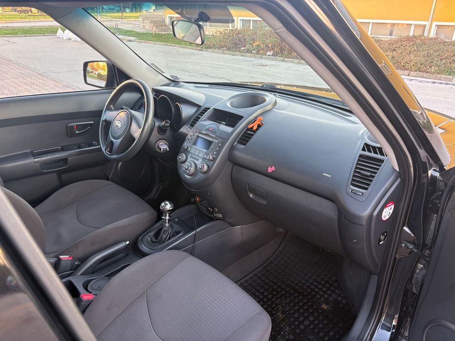 Продавам автомобил