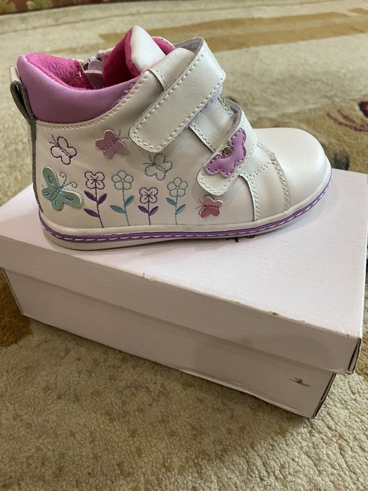 Продам сапожки на девочку