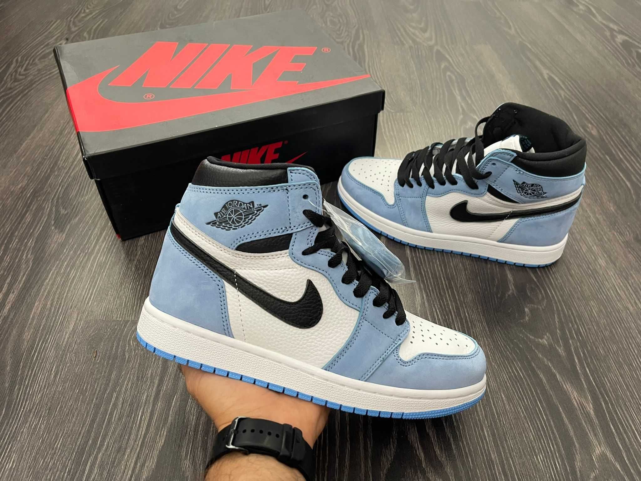 Air Jordan 1 High University Blue