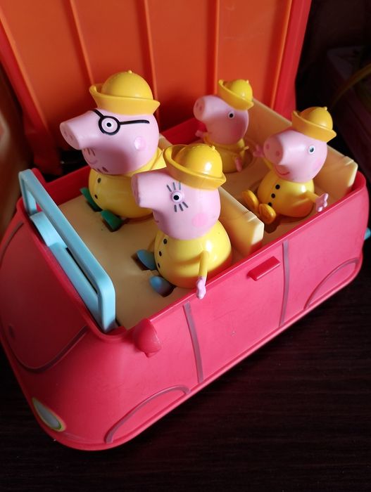 Cвинка Пеппа и семья