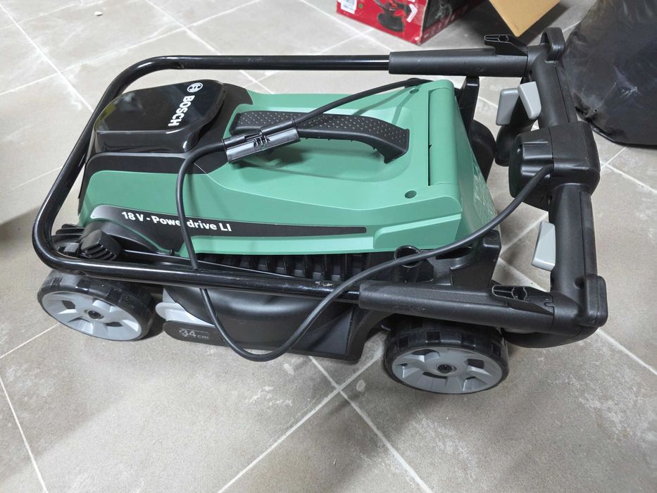 Bosch cordless lawnmower CityMower 18V-32-300 solo