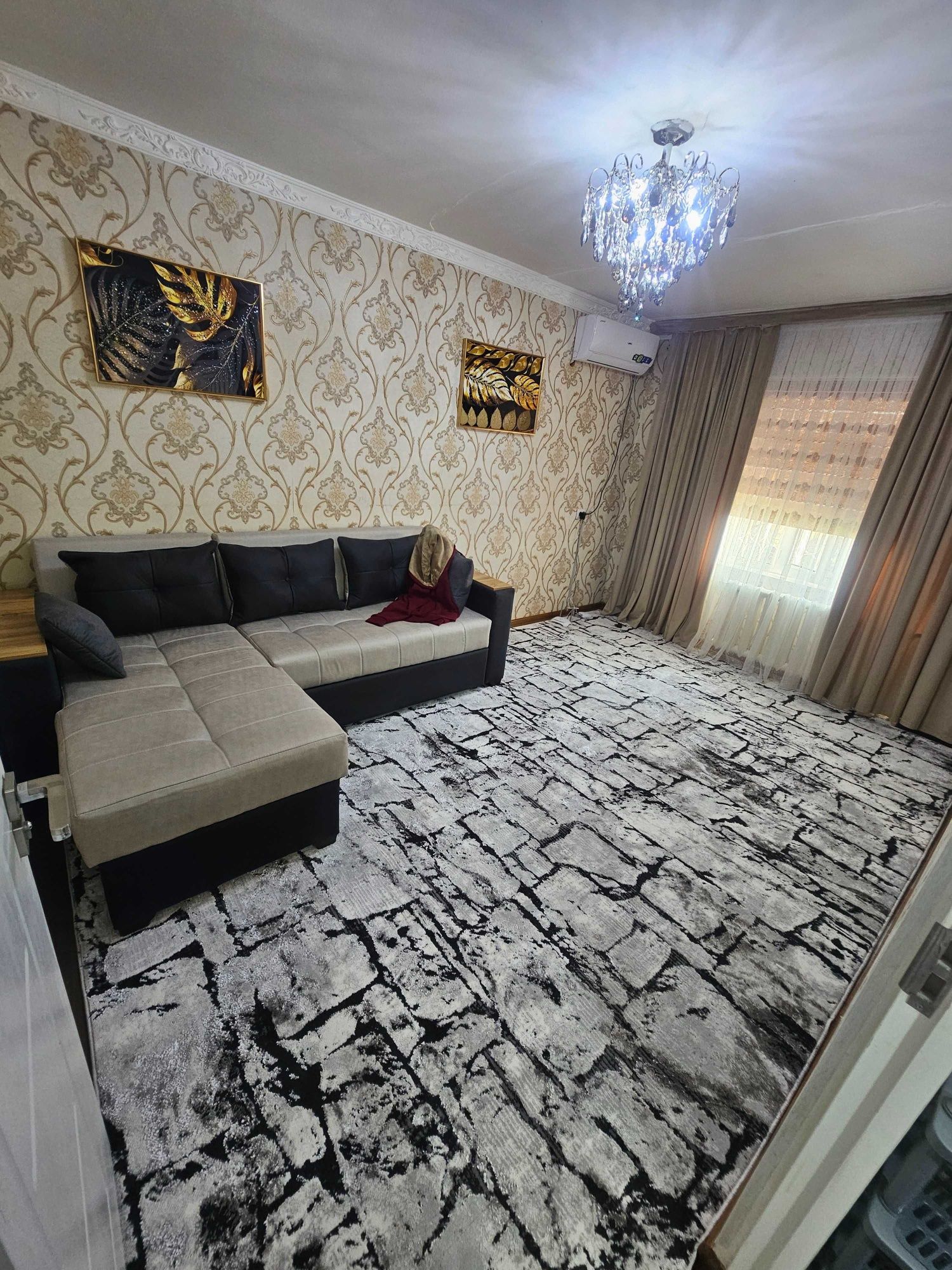 ~ Фархадский базар ~ 2х комнатная квартира,раздельные комнаты, меб+тех