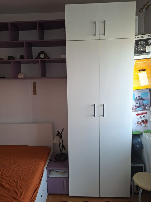 Mobila dormitor:pat, dulapuri noptiere