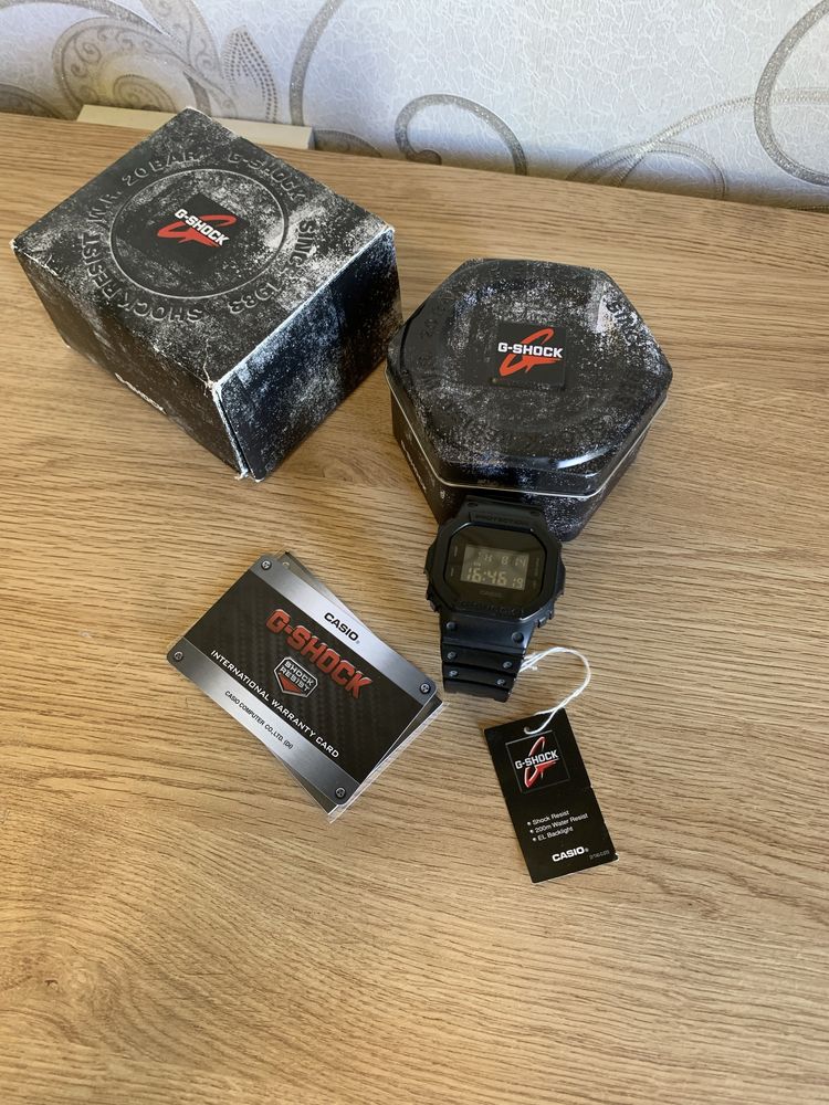 Мужские часы G-SHOCK Casio DW-5600BB-1DR