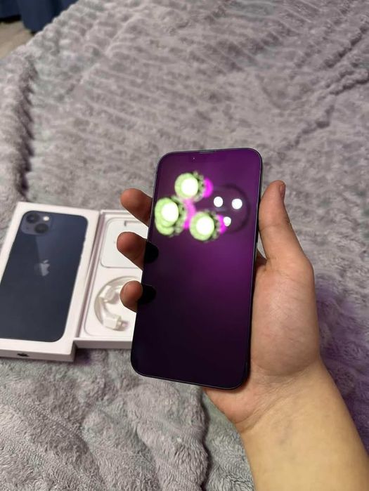 Айфон 13  в хорошем состояний торг есть