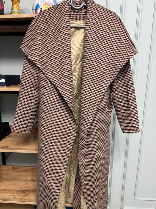 Продаю женское пальто в отличном состоянии