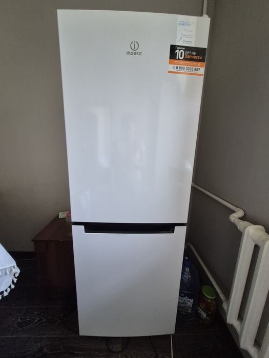 Продаётся холодильник indesit DS 4160