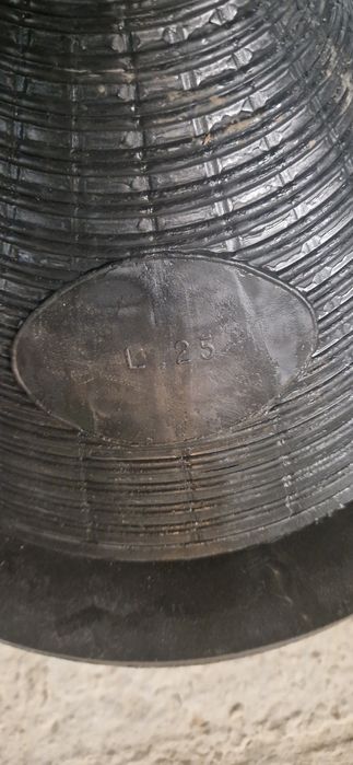 Продавам  Дамаджани 25 л