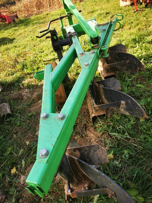 Vând plug 3 trupite