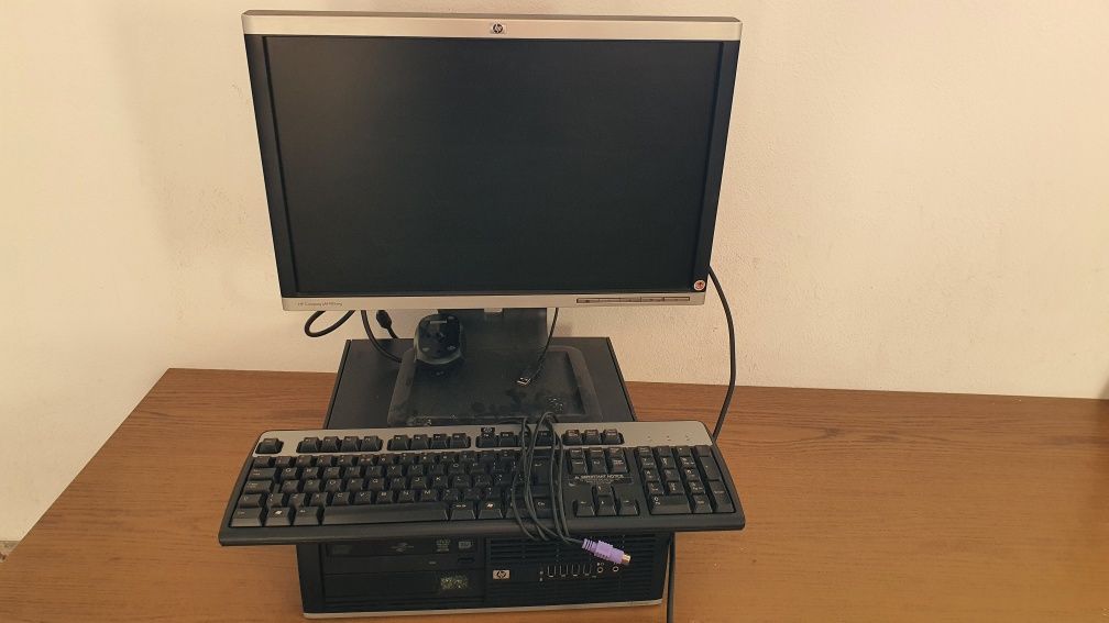 HP Compaq licența Model 8000 cu monitor 19 tastatura mouse computer