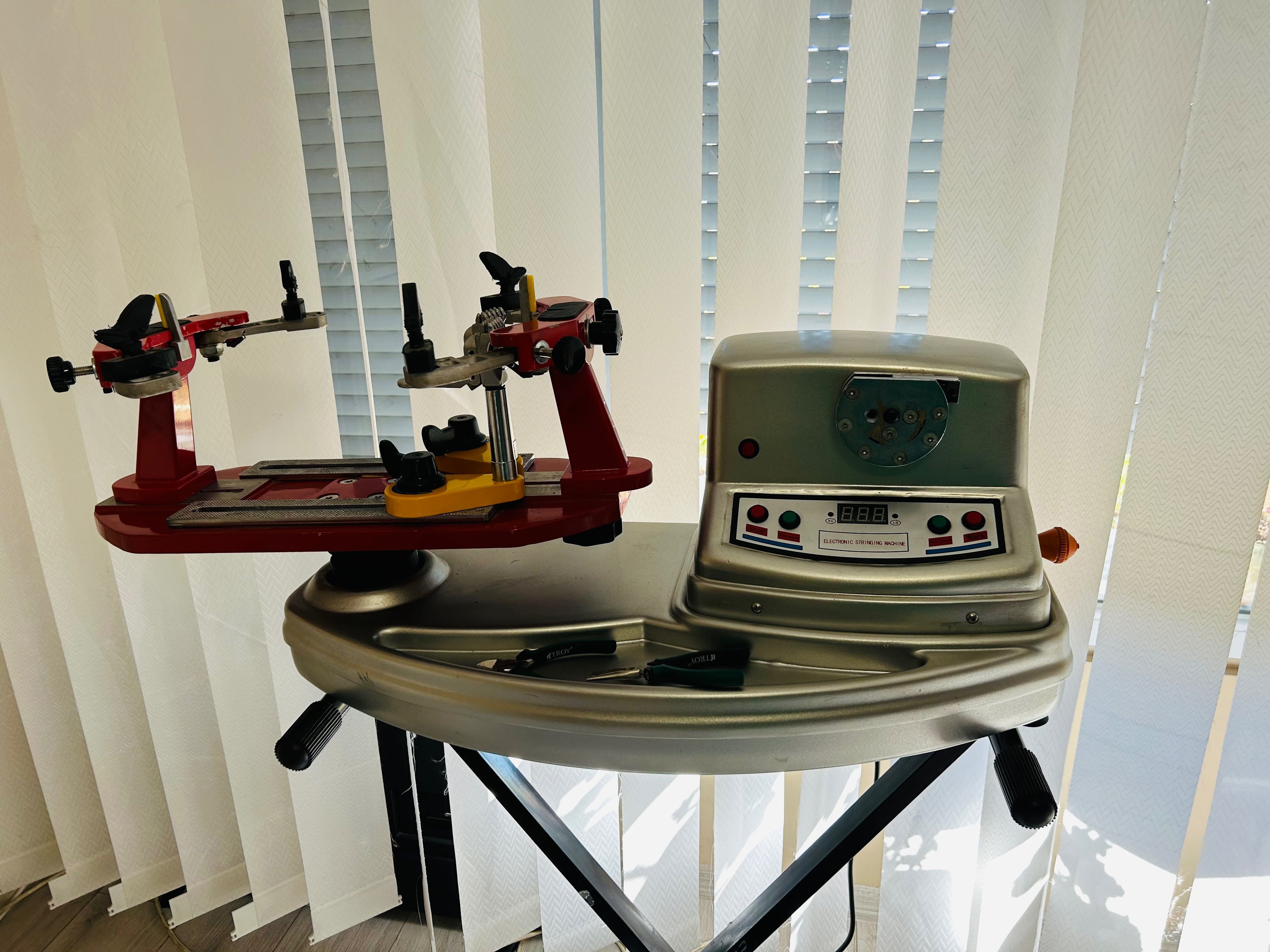 Stringing machine Pro’s pro ( Електронна машина за наплитане)