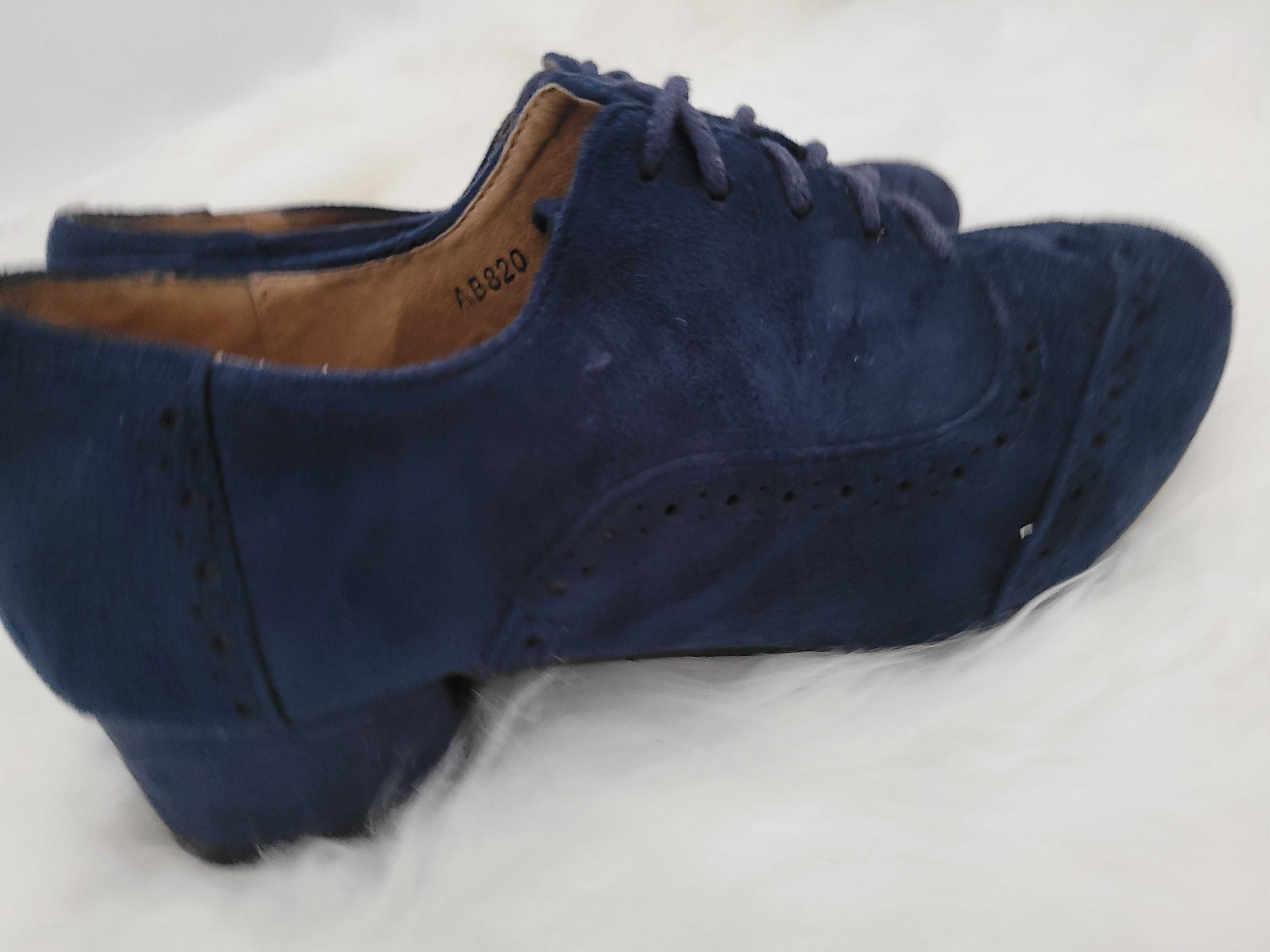 Pantifi model Oxford, marime 36