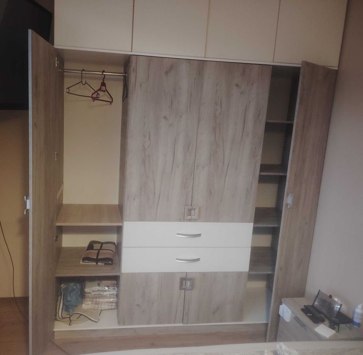 Гардероб четирикрилен Ш200/В210/Д55