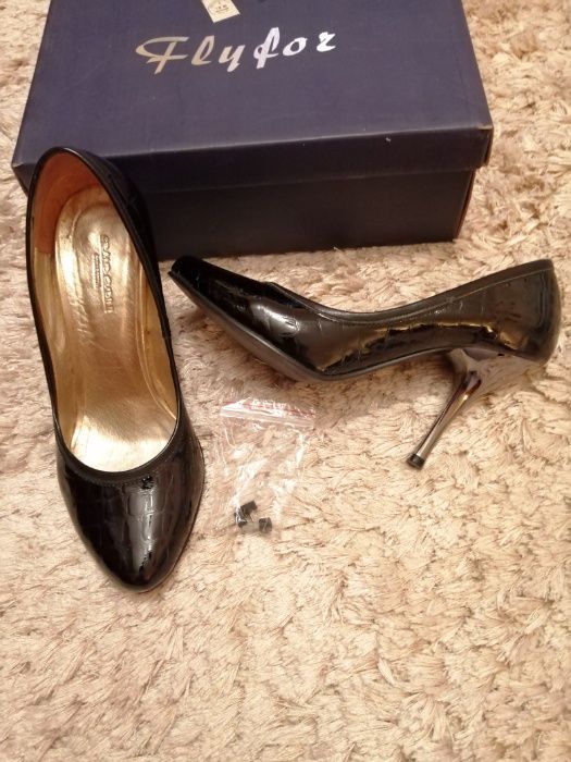 Pantofi piele naturală lăcuită