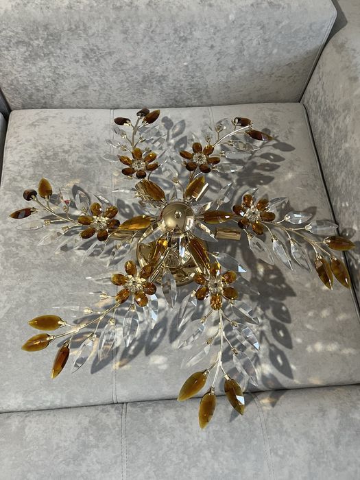 Продам люстру большую