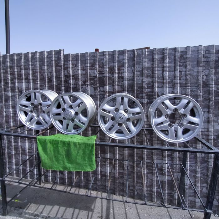 Продам оригинальные диски Тайота,  Лексус