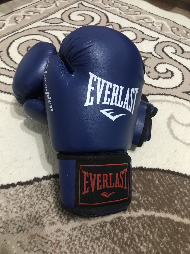 Боксёрски перчатки  Everlast