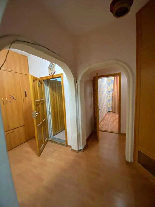 3-комнатная, ул. Афросиаб (метро Ойбек)..