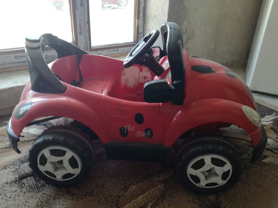 Продавам детска кола