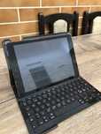 iPad Air + husa cu tastatura Logitech