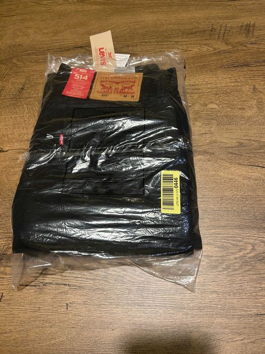 Чисто нови, оригинални дънки Levis 514