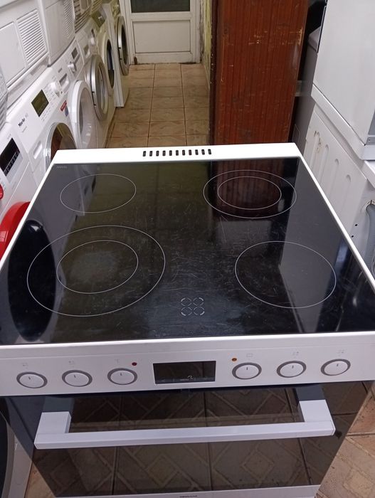 Свободно стояща печка с керамичен плот  Gram 2 години гаранция!