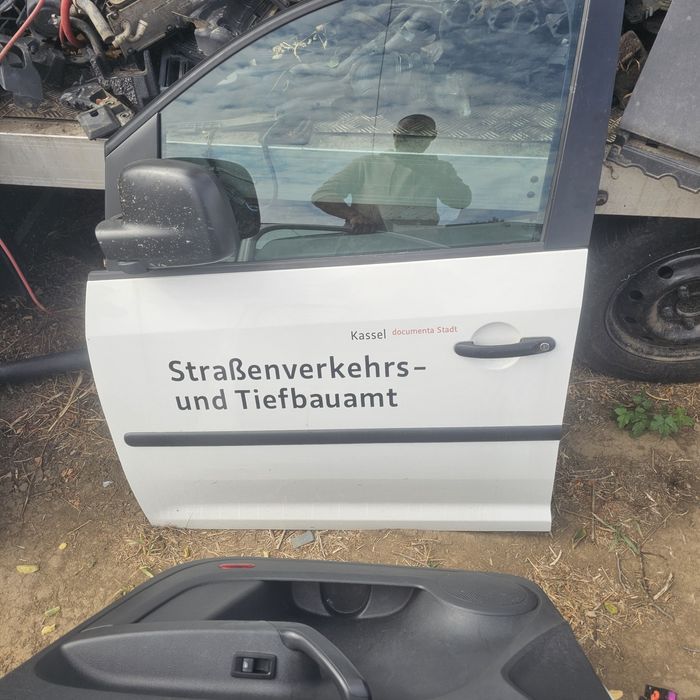 Врати и преден капак CADDY 2015G