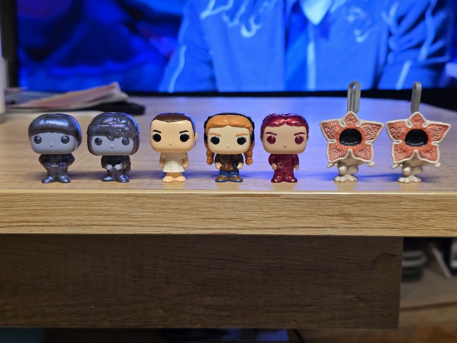 Stranger things kinder joy